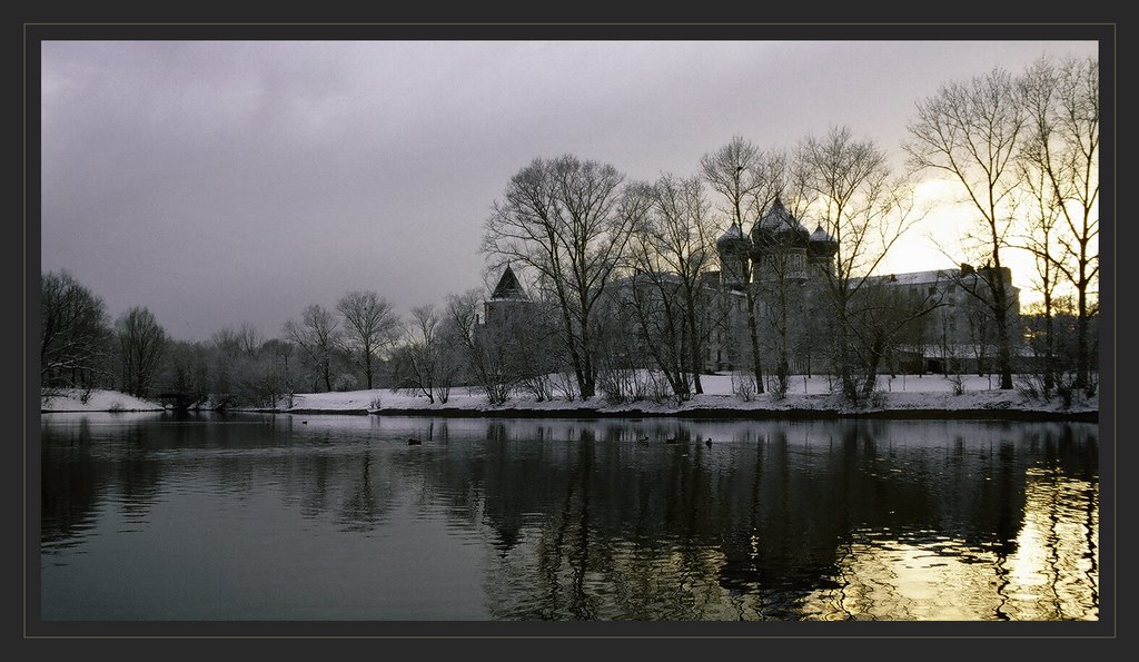 Izmaylovo District, Moscow, Russia by Ilya Ognev