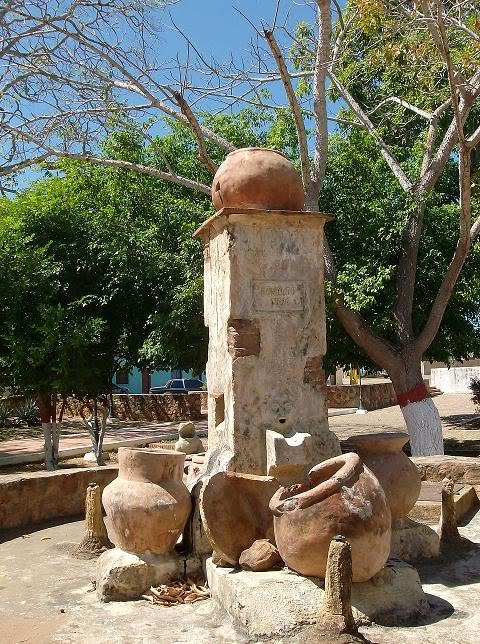 MONUMENTO A LA FUNDACIÓN DE CLARINES by dennis marchena