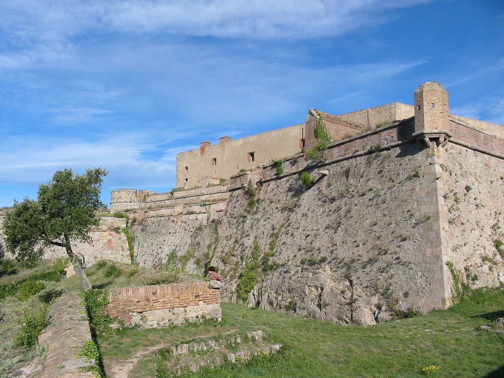 Rempart sud fort de Bellegarde by pilpou