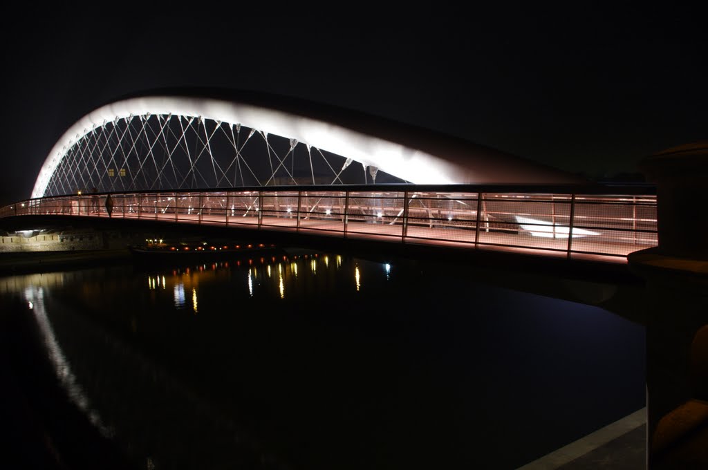 New footbridge in Kraków by Jarosław Zdeb