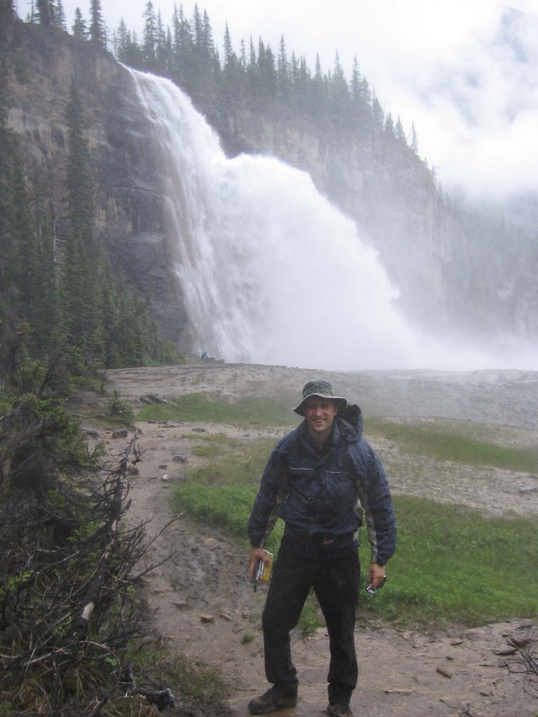 Emperor Falls on Berg Lake Trail by 30secBoardboy