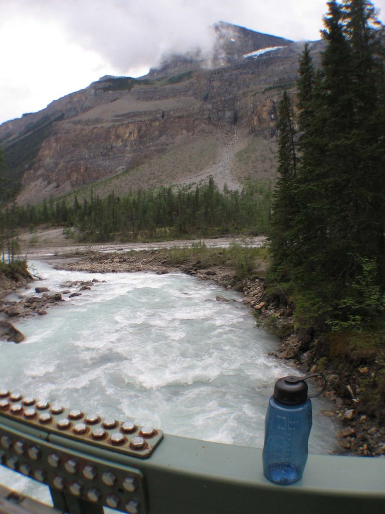 Valley of a thousand falls (base of falls hike) by 30secBoardboy