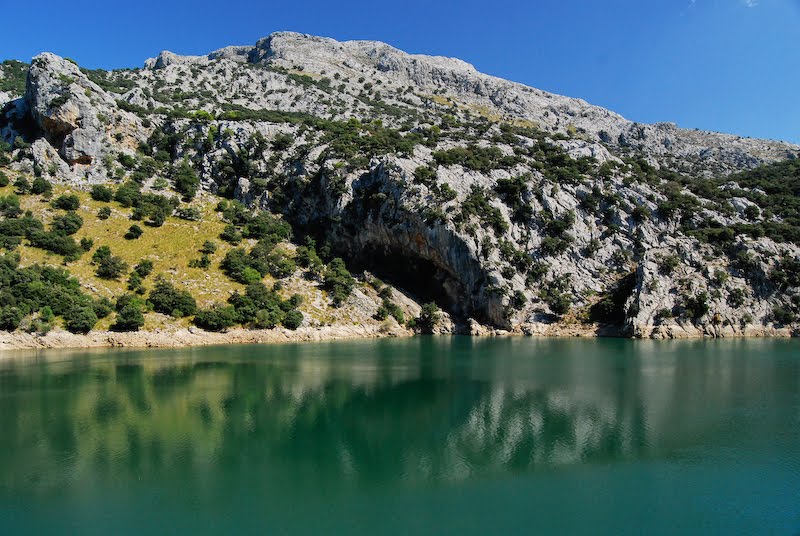 Lake by Váradi Péter