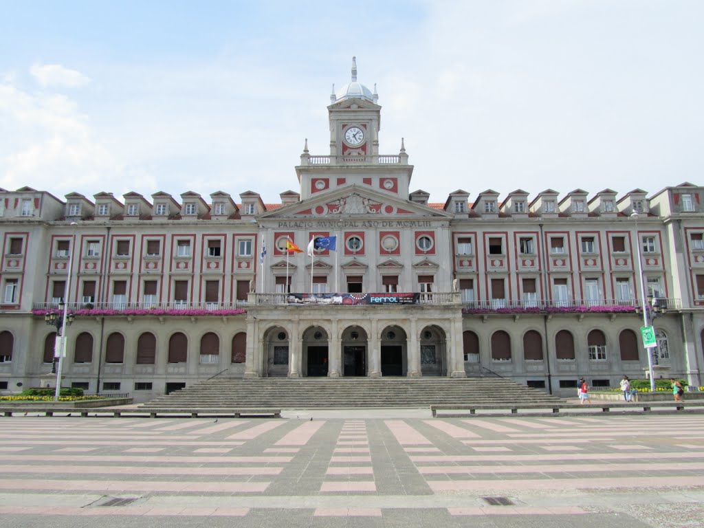 Ayuntamiento y plaza de Armas (Ferrol) by María Grandal