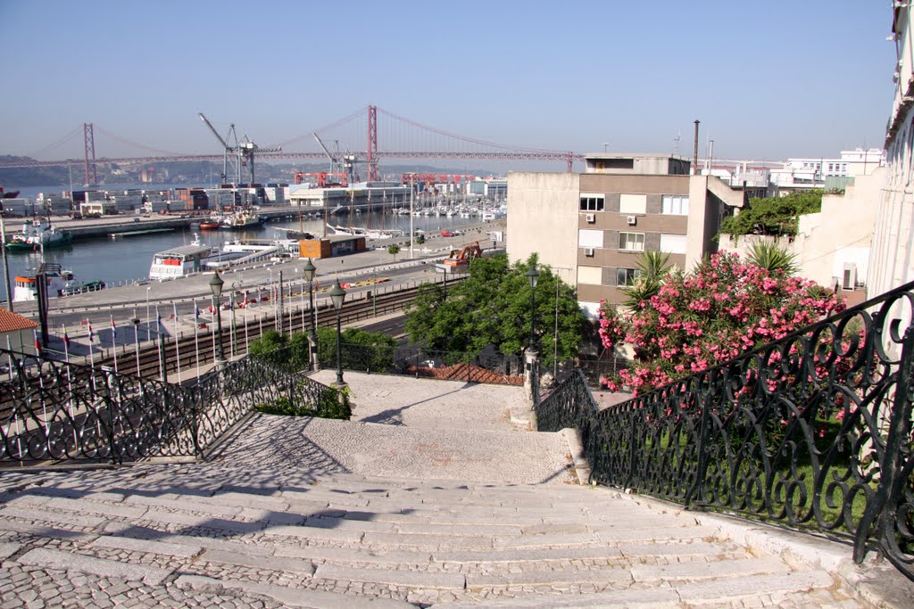 Lissabon Hafen und Ponte de 25 Abril (pb) by peter biewald