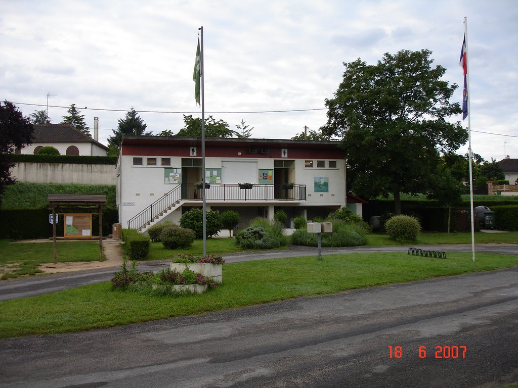 Municipal Bellevue Muides sur Loire by Arend Hobers