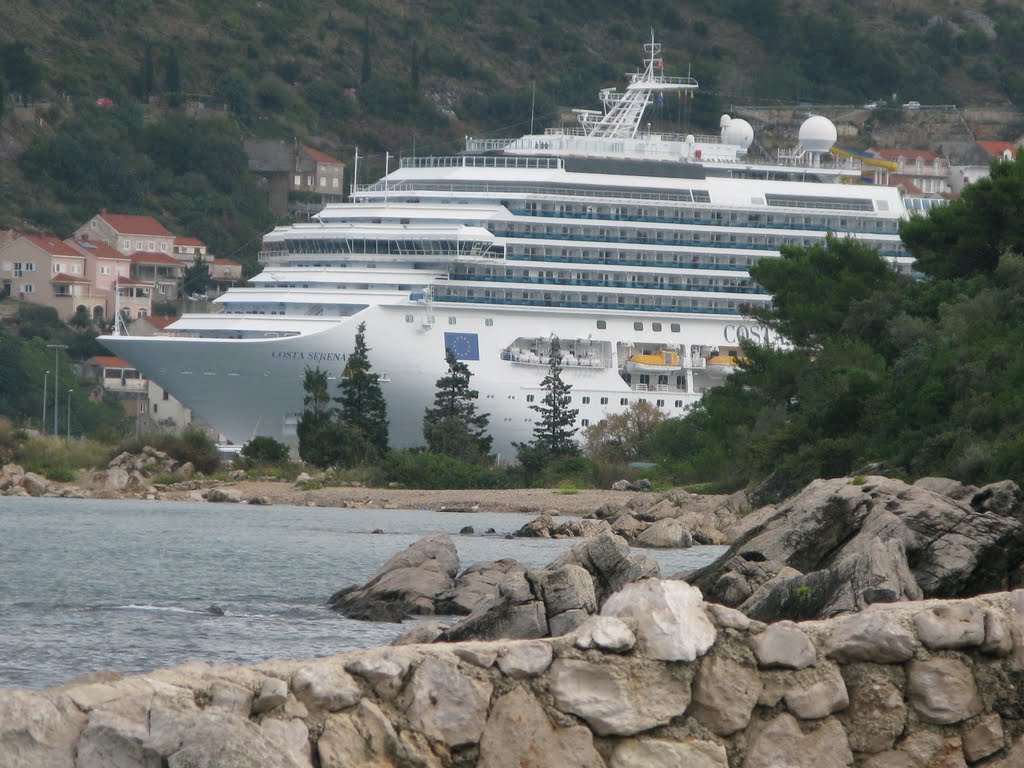 Costa Serena by H.-Josef G.