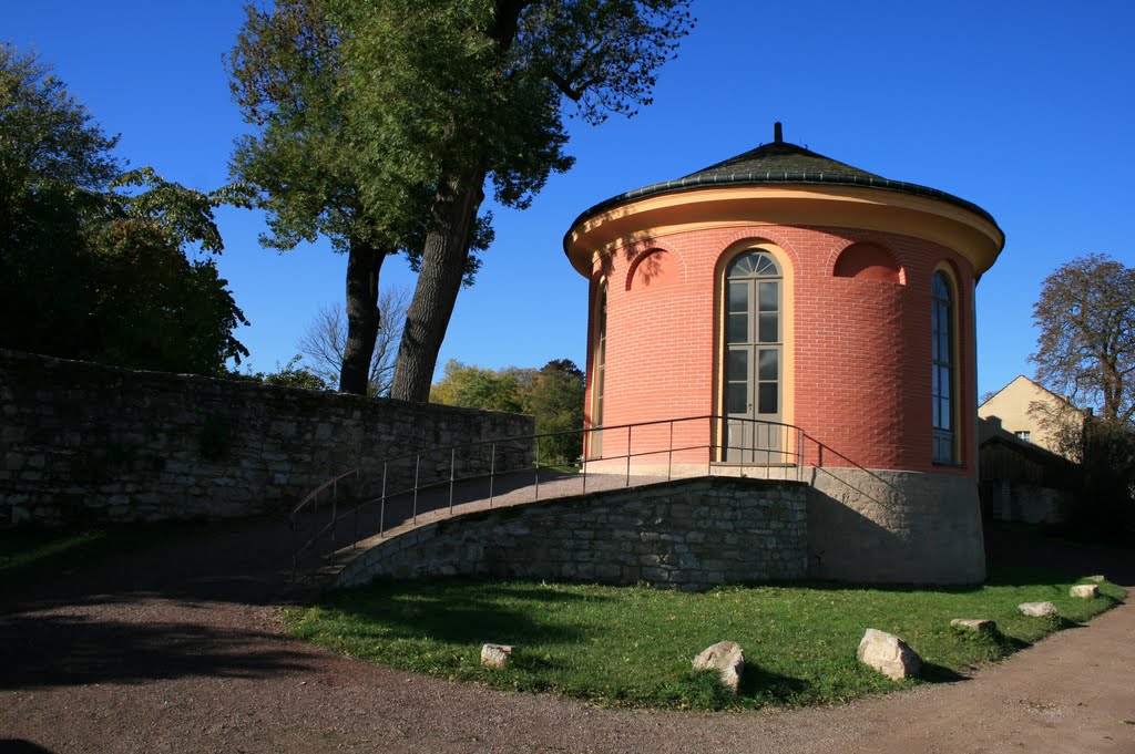 Roter Turm Schlosspark Belvedere by Roland Groeschner