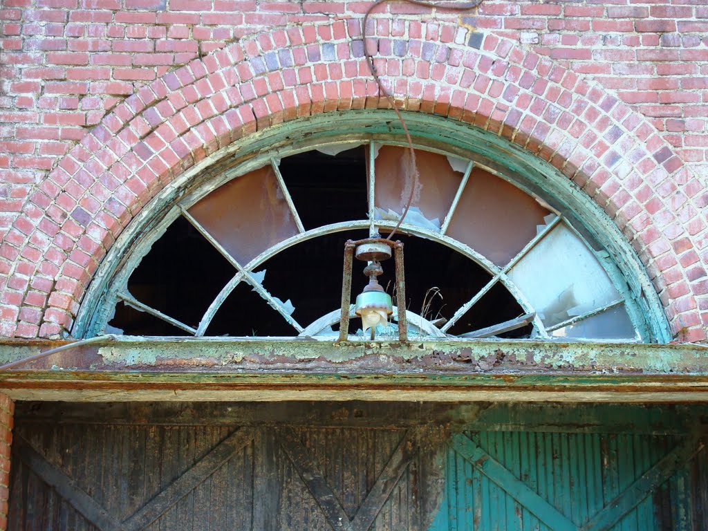 Abandoned. Jamestown Trolley Power Plant. by 245Ronald