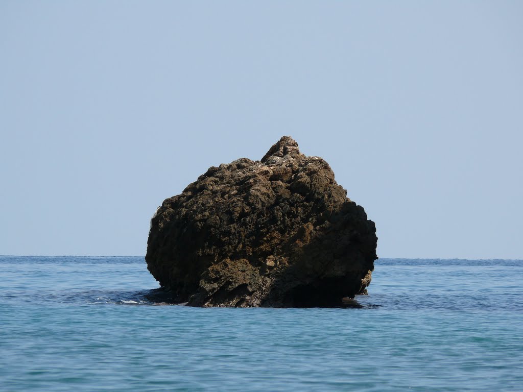 Felsen im Meer bei Paltsi by huisenblasi