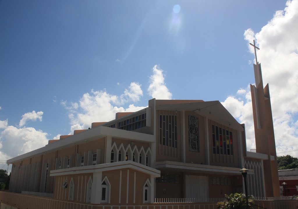 Iglesia Católica-Camuy by Ricardo David Jusino