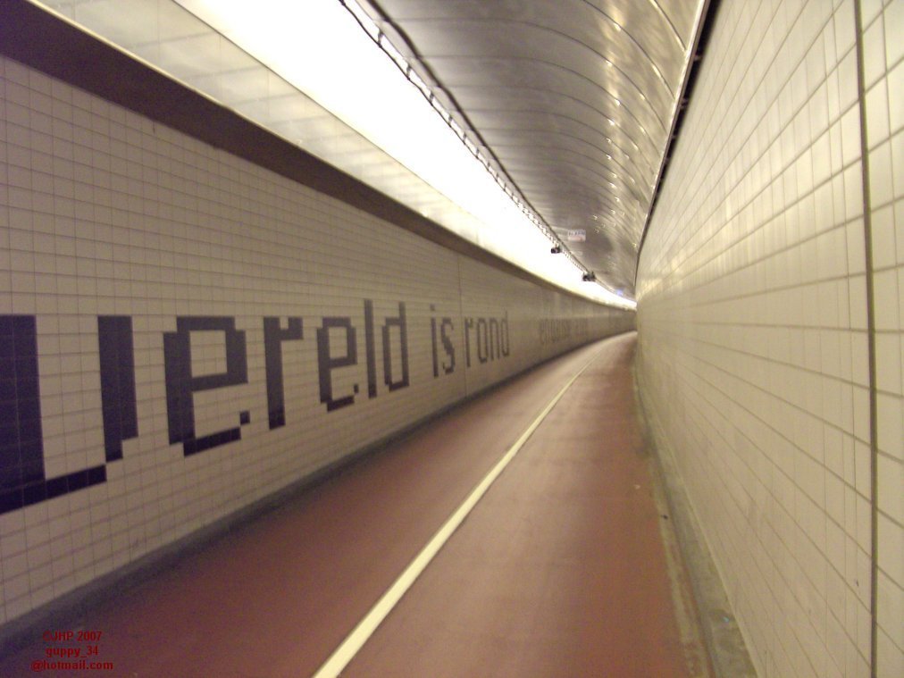 Bicycle tunnel under Nieuwe Waterweg - Vlaardingen by guppy_34