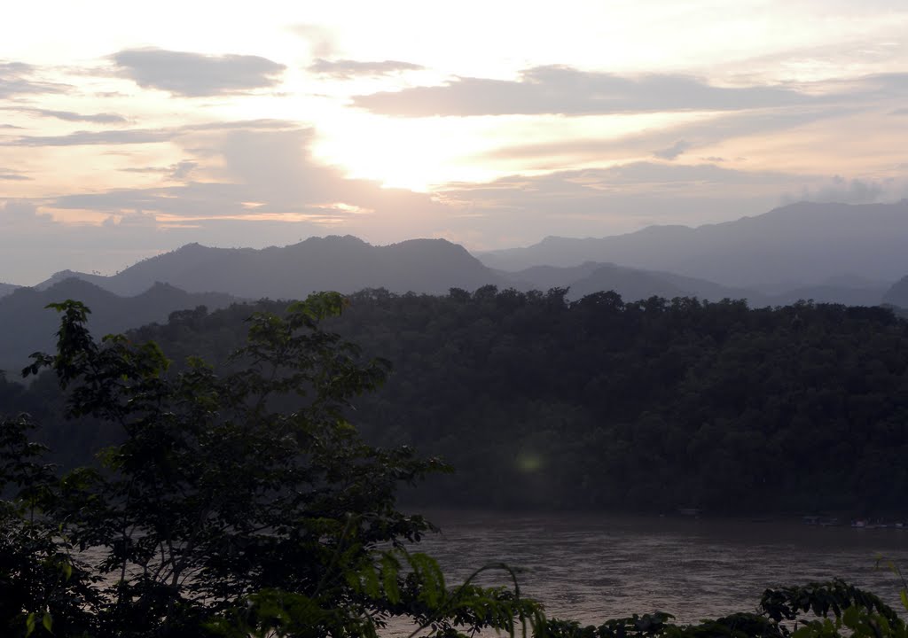 Luang prabang - tramonto sul mekong by kaekna