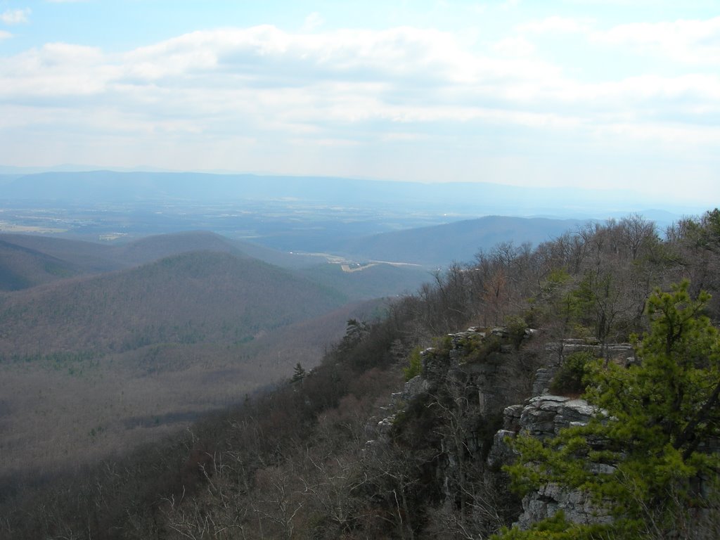 Shenandoah Valley from the Big Schloss by jimw-wdc