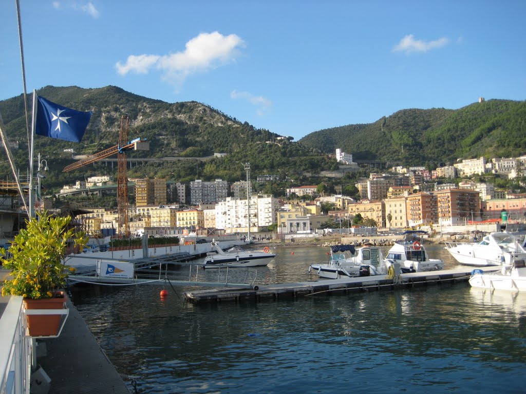 24-10-10 - Salerno, Panorama della Città dal Molo Manfredi by Arciere82