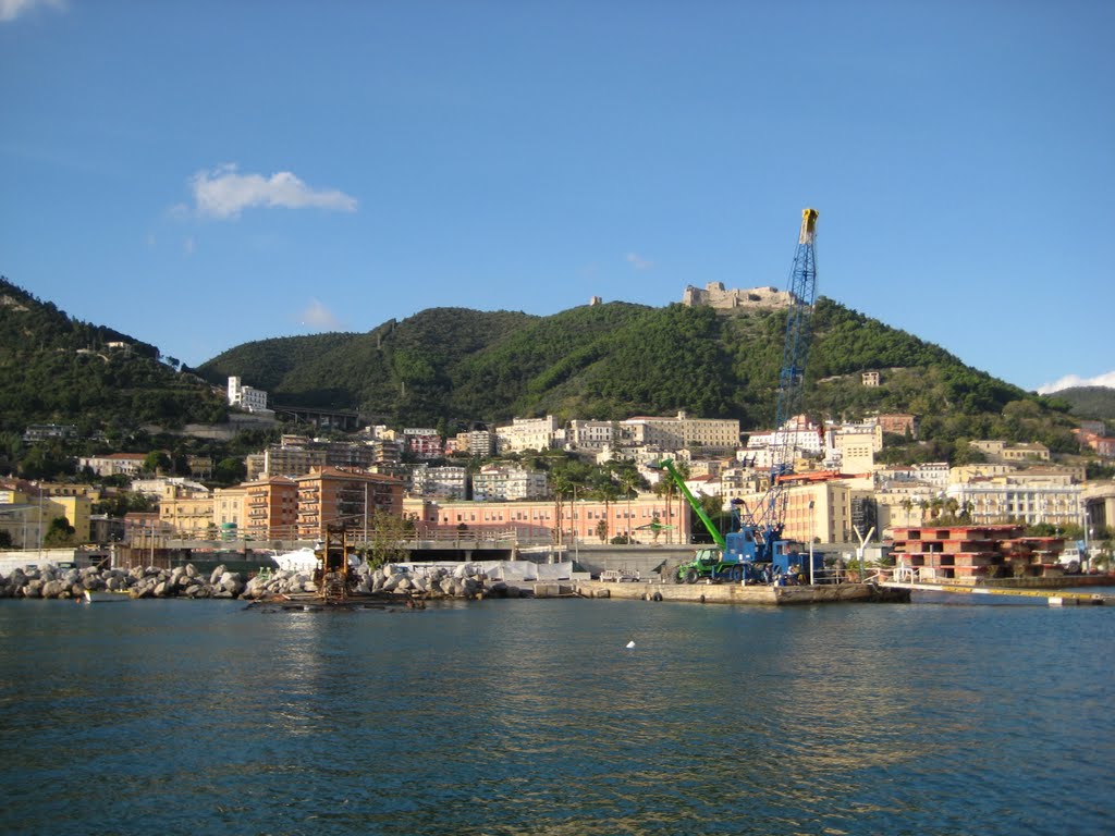 24-10-10 - Salerno, Panorama della Città dal Molo Manfredi by Arciere82