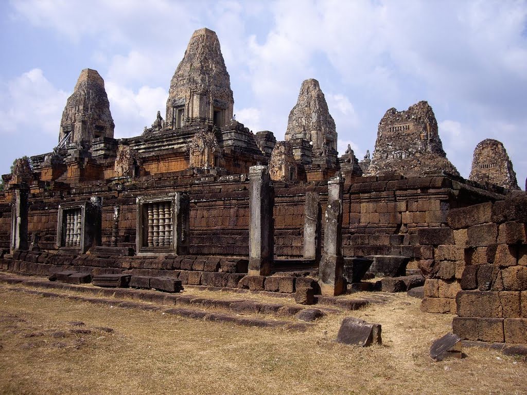 Prasat Pre Rup by Bernhard Hiller