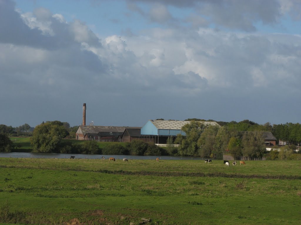 Zicht op oude steenfabriek Gennep by Ted Potters