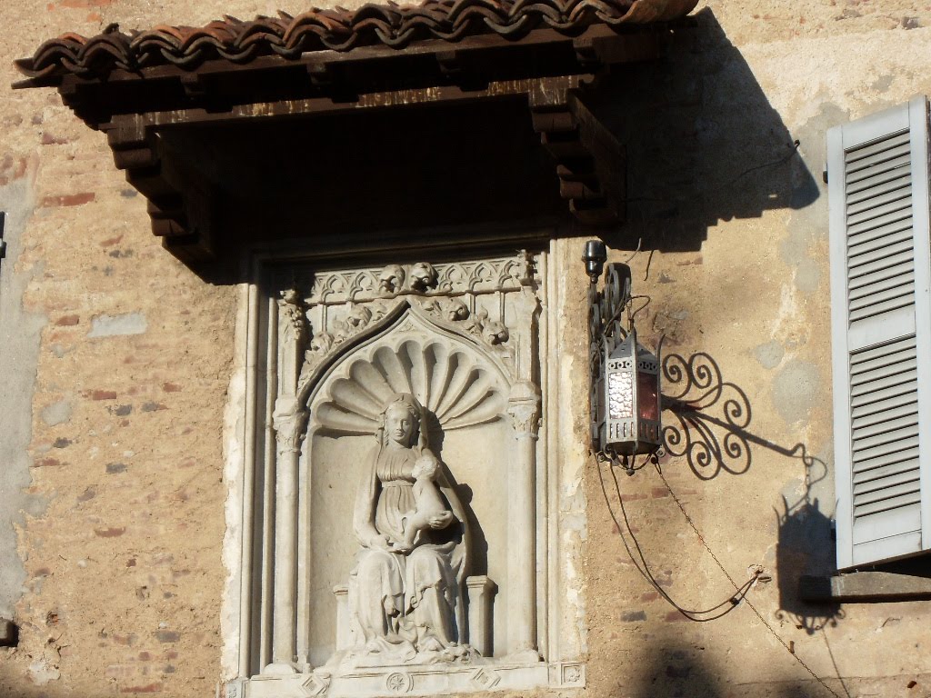 Castello di Fagnano Olona - Madonna del Latte by Cesare Riccardo