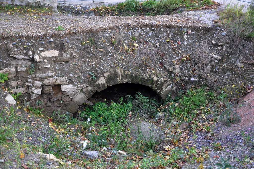 Brücke aus dem Mittelalter - entdeckt in 2010 vor dem Darrtor by Ramiopano