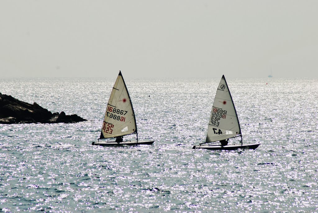 Saliendo de la bocana puerto de Vilanova y la Geltru by sergio lopez barreir…