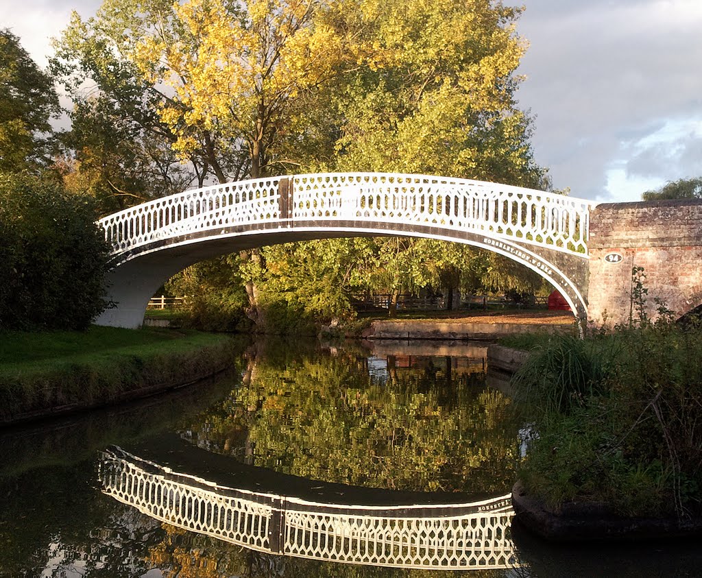 Bridge over canal, near Braunston. by Bev Lloyd-Roberts