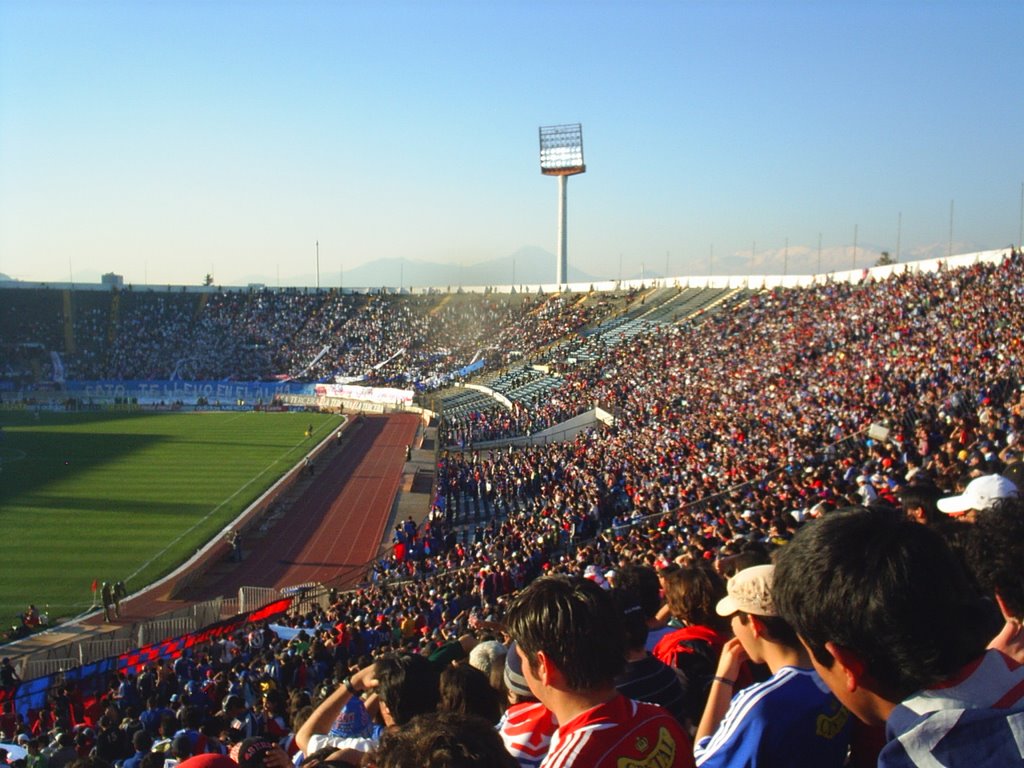 Estadio Nacional - U. de Chile vs. U. Catolica by Cristóbal Jordán