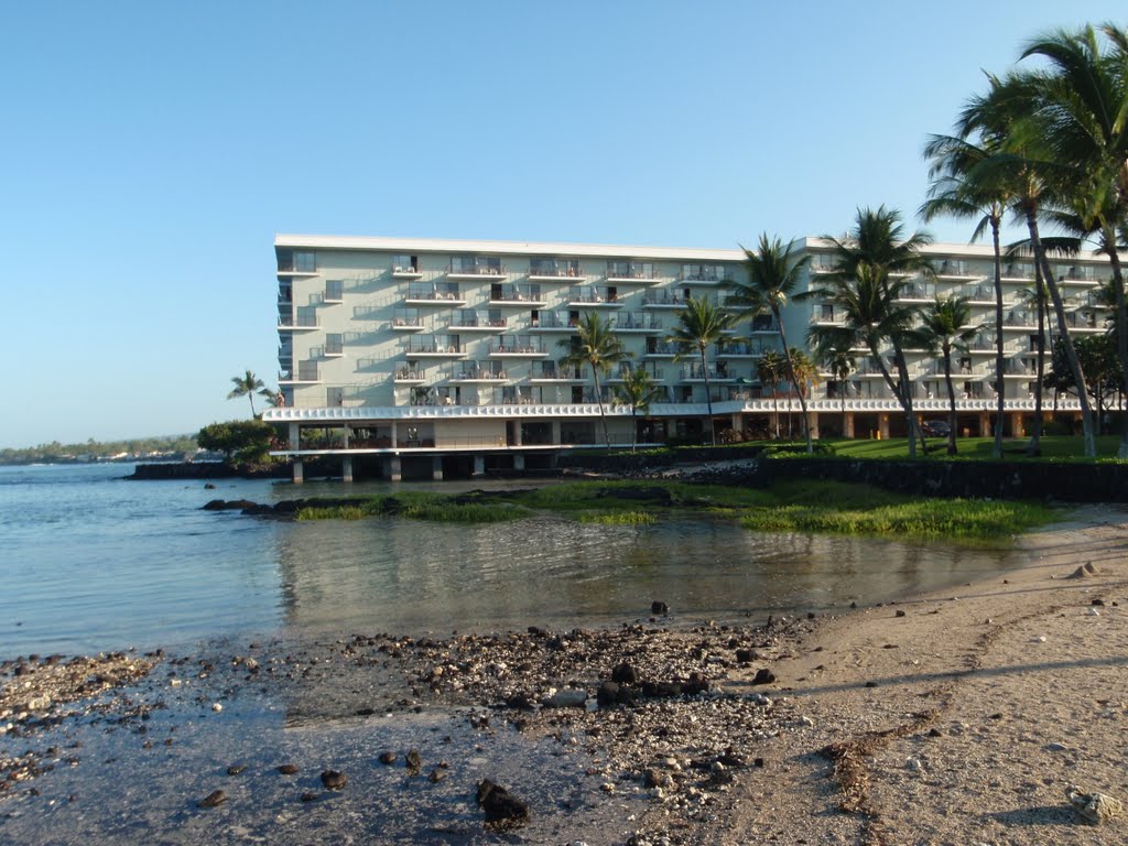 Outrigger Keauhou,Hi by Noe Gabor