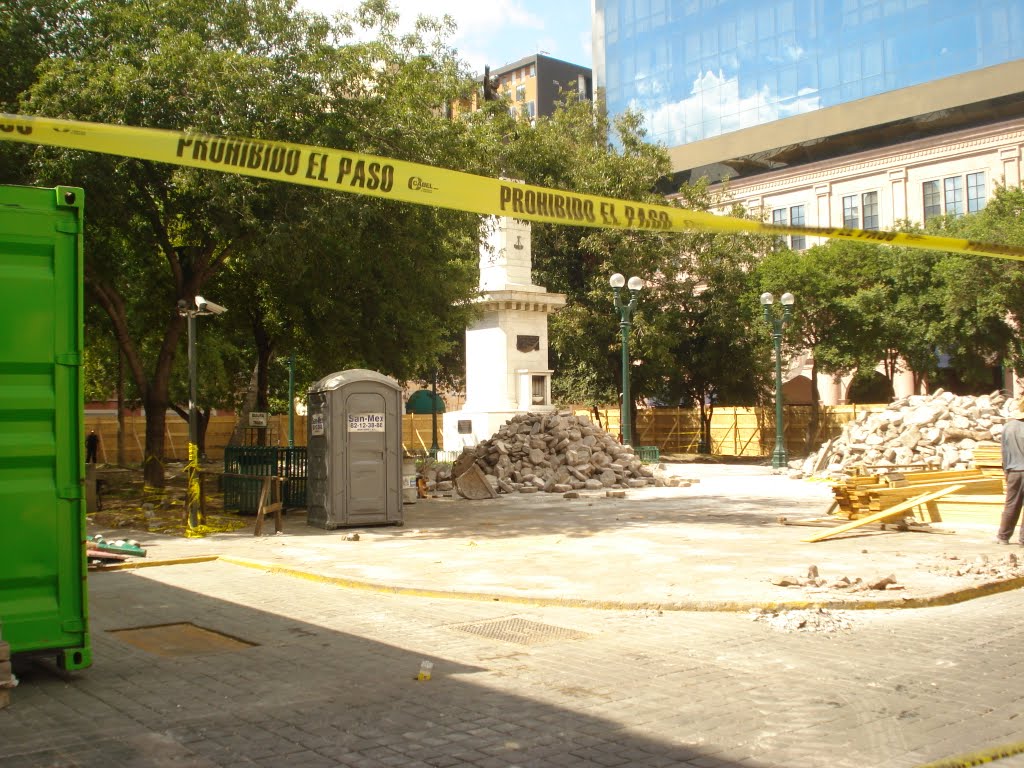 Plaza hidalgo en reconstruccion by pablo ramos benitez