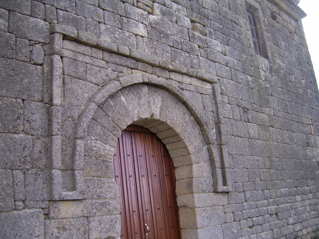 Porta prerrománica s X de san martiño de pazó,allariz. by rafaeliux