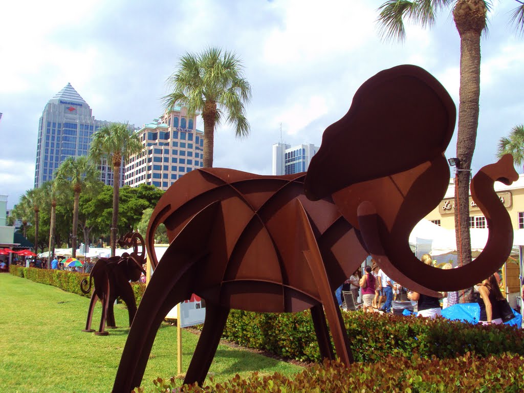 Elephants Sculptures at E Las olas Blvd & SE 8th Ave by JMLRUSB