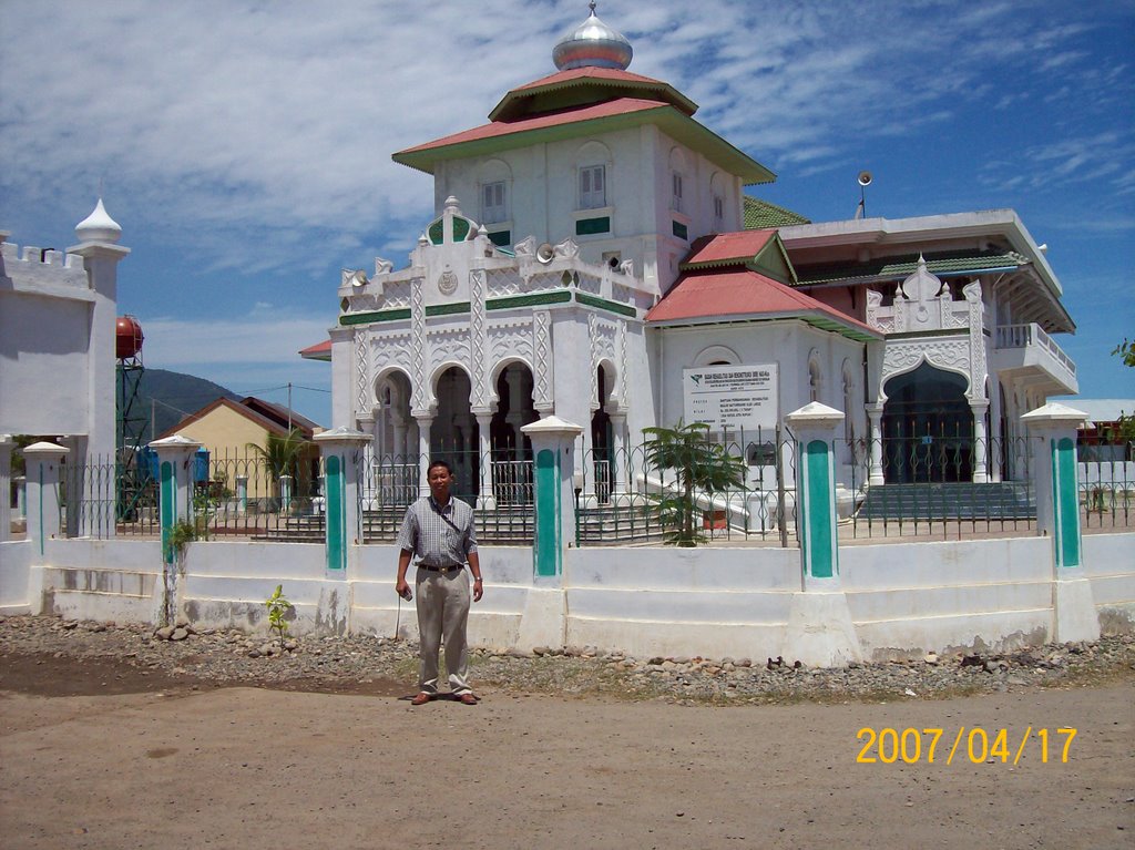 Baiturrahim Mosque in Ulee Lheue - Banda Aceh by Rachmad Widjajanto