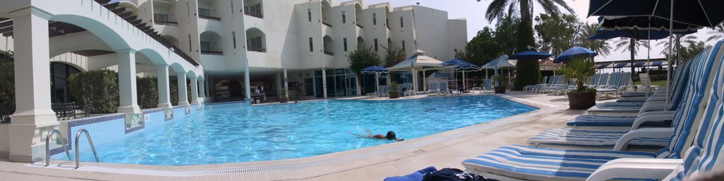 Fujairah Hilton Pool Panorama by rvamarcell