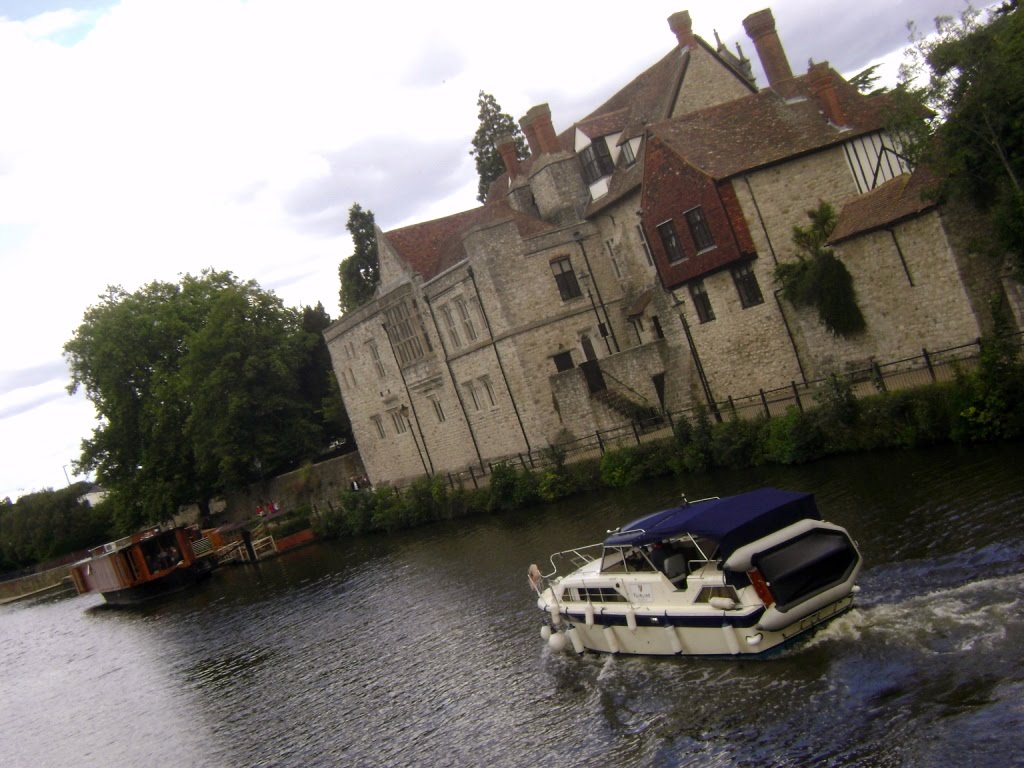 Maidstone, UK by dragosflorin