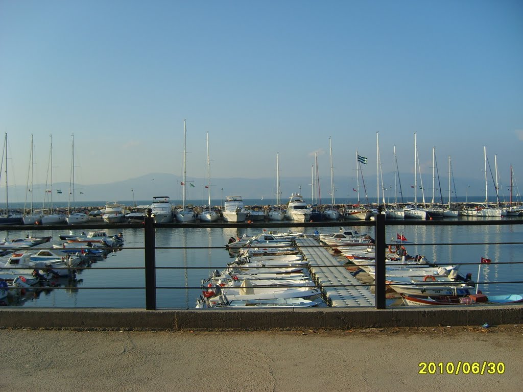 Mudanya Arnavutköy Marina Mudanya/Bursa by Dinçer YILMAZ