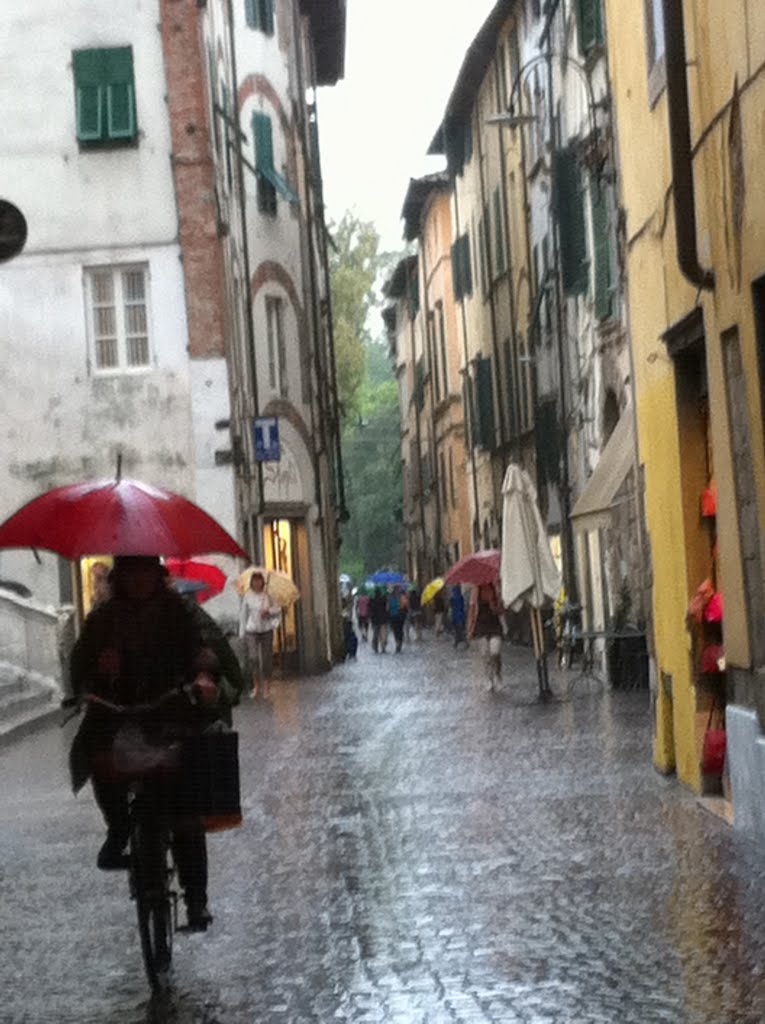 Raining in Lucca by BLM2010