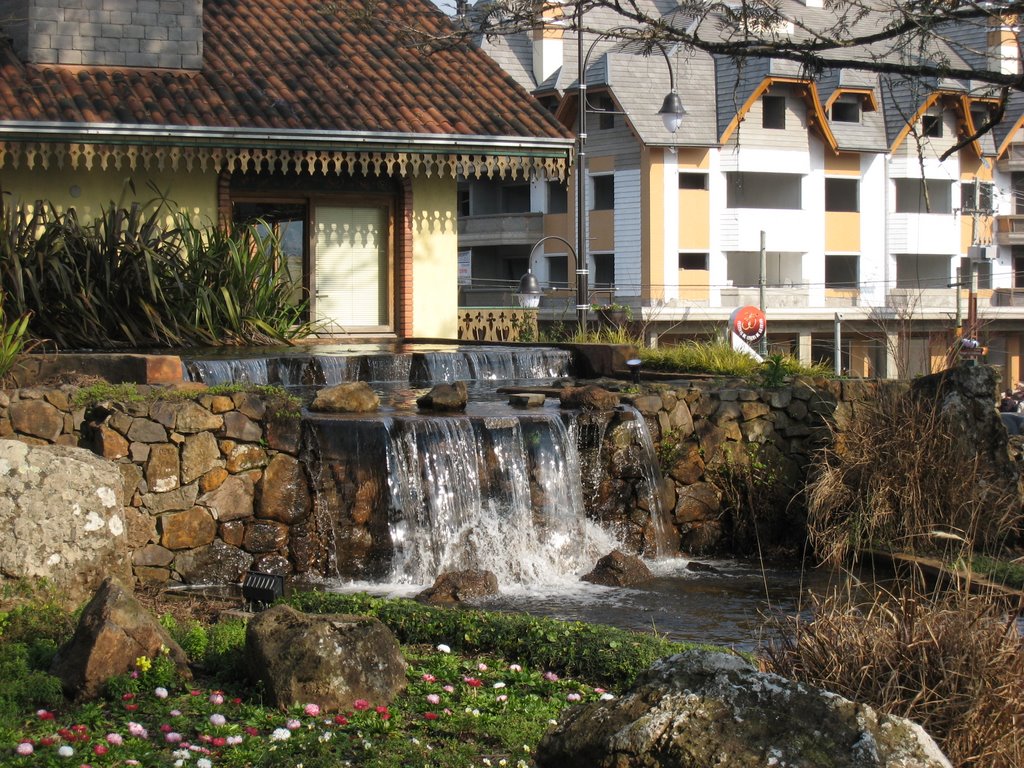 Praça Central, Gramado - 2007/04 by Rogerio Paranhos