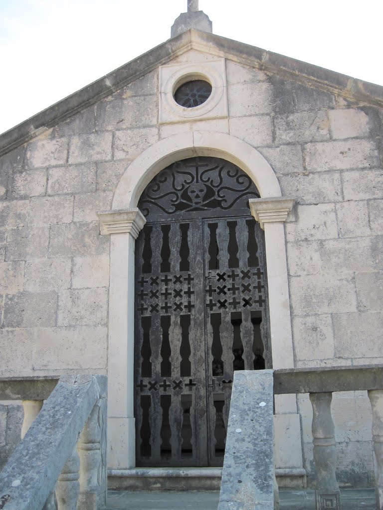 Mausoleum at captain's cemetary by harie-mdf