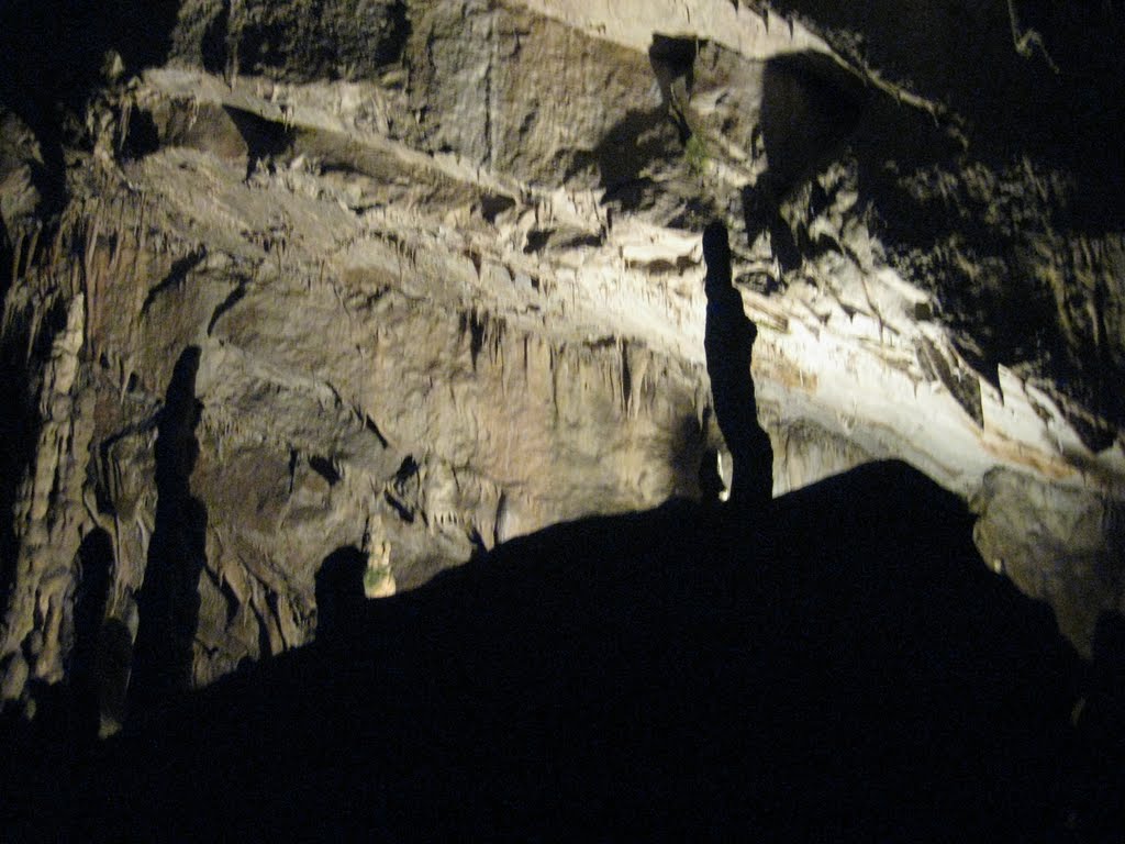 Stalagmiten by Mario Lischke