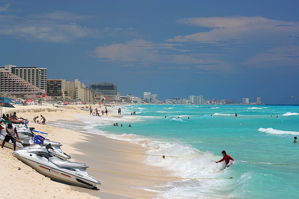 CANCUN SEPTEMBER 2010 4 by Samuel Roberts