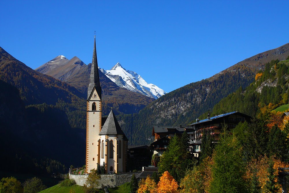 Heiligenblut mit Großglockner by J.Goerg