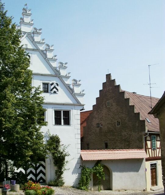 Häusergiebel in Sulzfeld/Main by Metzner