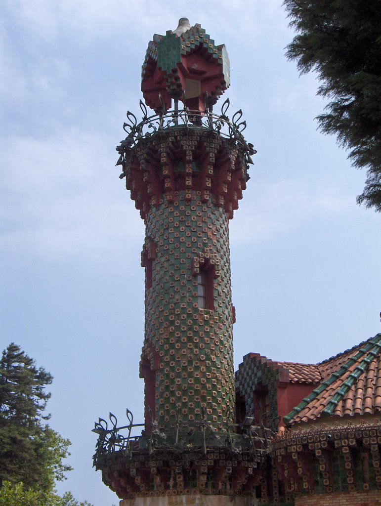 Detalle del Capricho de Gaudí. by M.Bosch