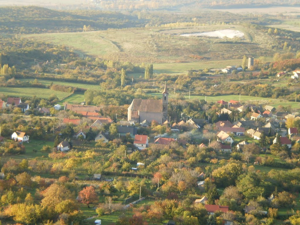 Kővágószőlős temploma a távolban by Ági Lovas