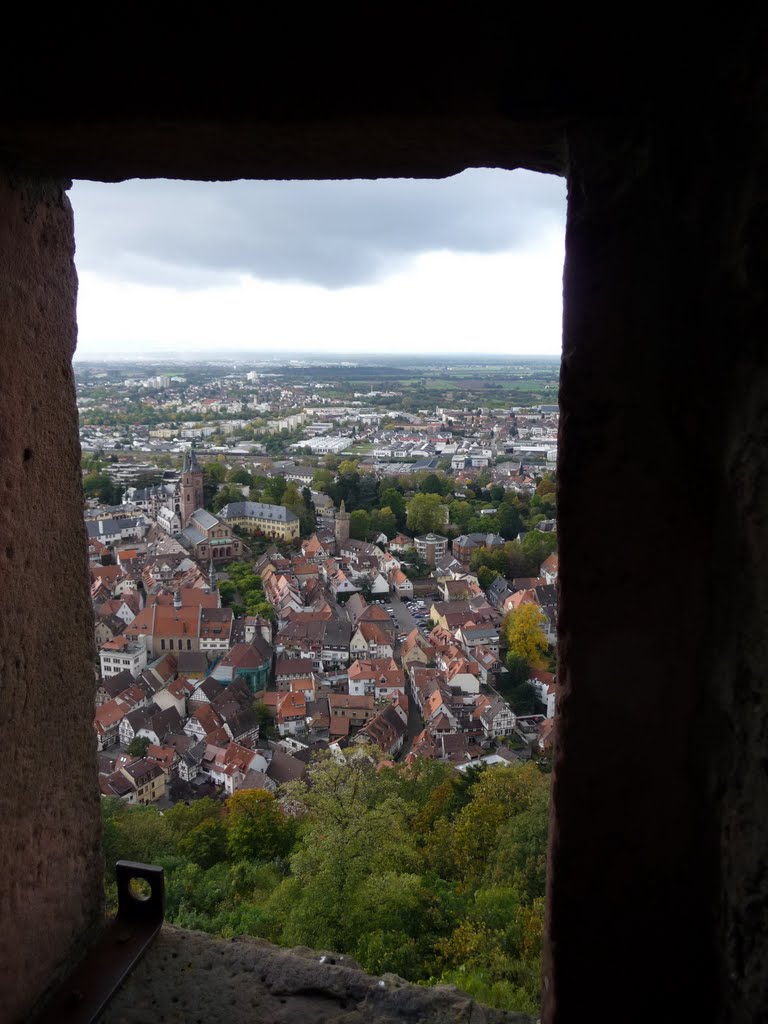 Blick auf Weinheim von Burgruine Windeck by F.Kiefer