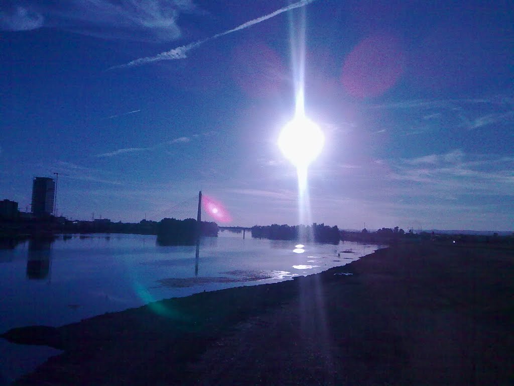 Luz azul junto al Guadiana. Octubre de 2010 by viajeroandaluz