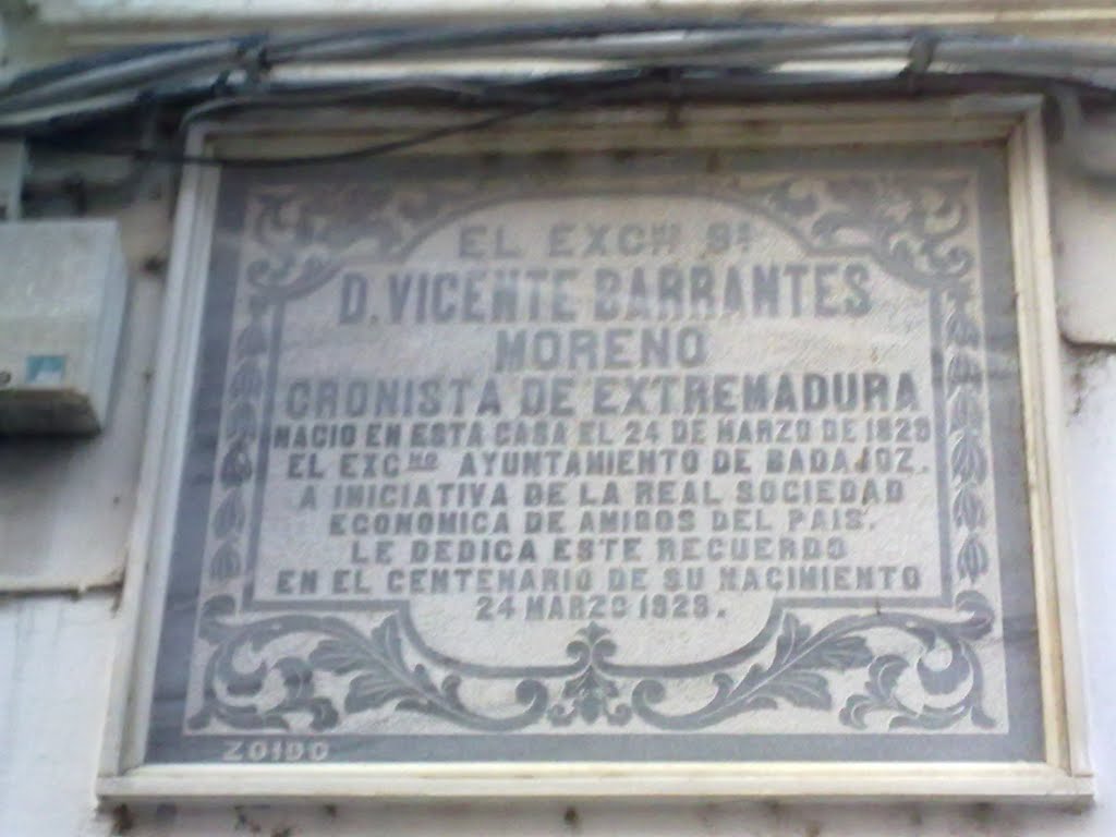 Placa conmemorando que en esta casa nació D. Vicente Barrantes, cronista de Extremadura. Octubre de 2010 by viajeroandaluz