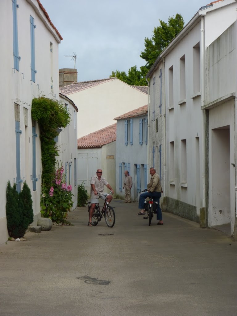 Ruelle à Noirmoutier by Asraypas