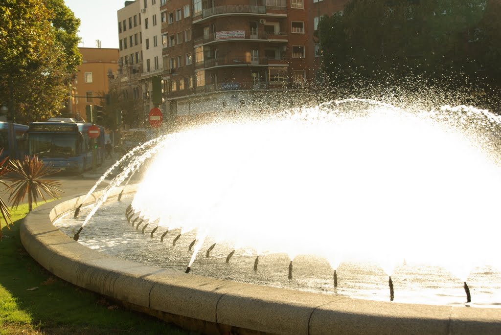 ® MADRID A.V.U. FUENTE-JARDIN GLORIETA EMBAJADORES by Concepcion AMAT ORTA…