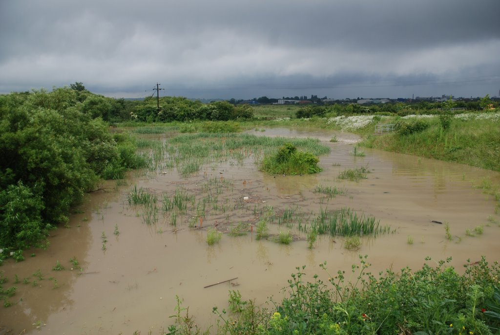 Whitefriars Pond During the 2007 Storms by Ken Rider